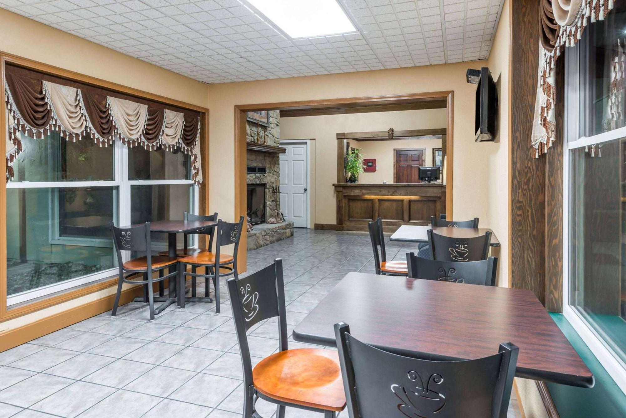 Super 8 By Wyndham Higginsville Kültér fotó