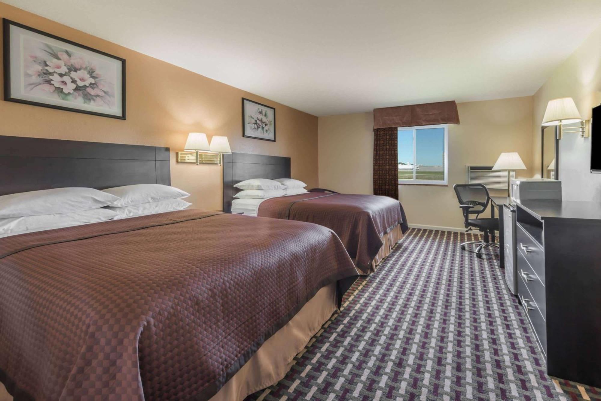 Super 8 By Wyndham Higginsville Kültér fotó